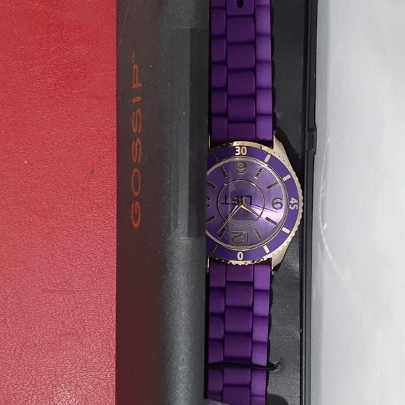 GOSSIP PURPLE SILICONE STRAP WATCH - Picture 1 of 7
